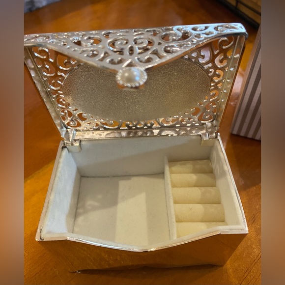 Things Remembered Small Engraved Jewelry Box - Picture 4 of 4